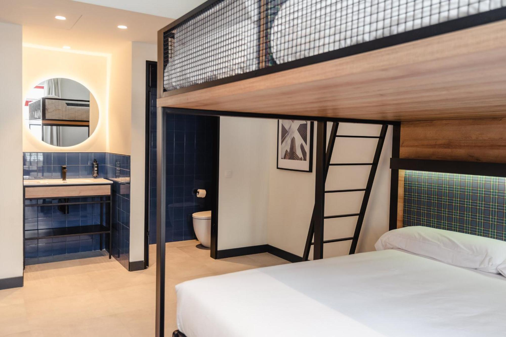 Latroupe La Granja Hostel Bilbao Bilik gambar